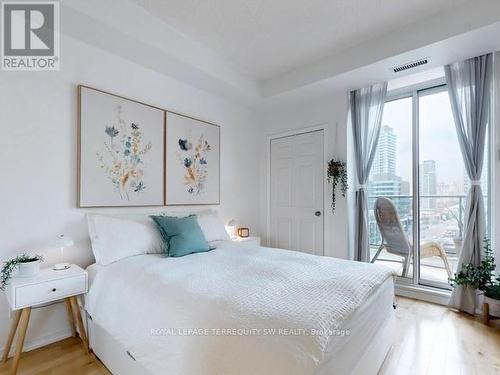 516 - 33 Empress Avenue, Toronto, ON - Indoor Photo Showing Bedroom