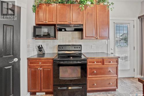 571 Maguire Lane, Saskatoon, SK - Indoor Photo Showing Kitchen