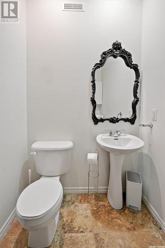 571 Maguire Lane, Saskatoon, SK - Indoor Photo Showing Bathroom