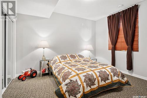 571 Maguire Lane, Saskatoon, SK - Indoor Photo Showing Bedroom