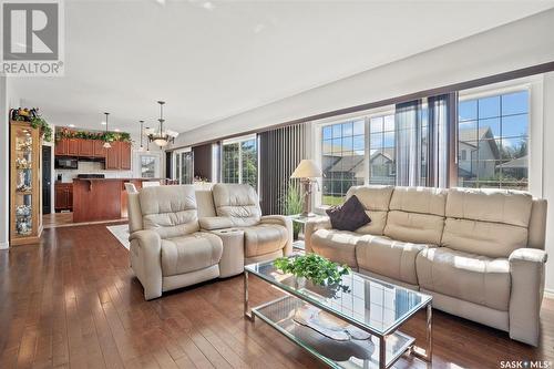 571 Maguire Lane, Saskatoon, SK - Indoor Photo Showing Living Room