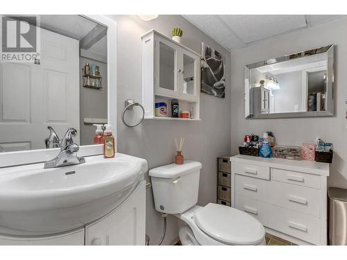 7127 Guelph Crescent, Prince George, BC - Indoor Photo Showing Bathroom