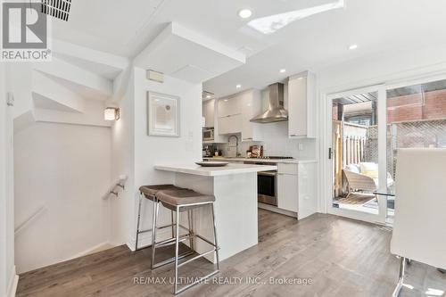 6 - 230 St. George Street, Toronto (Annex), ON - Indoor Photo Showing Kitchen