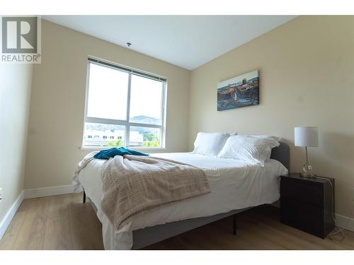 1093 Sunset Drive Unit# 310, Kelowna, BC - Indoor Photo Showing Bedroom