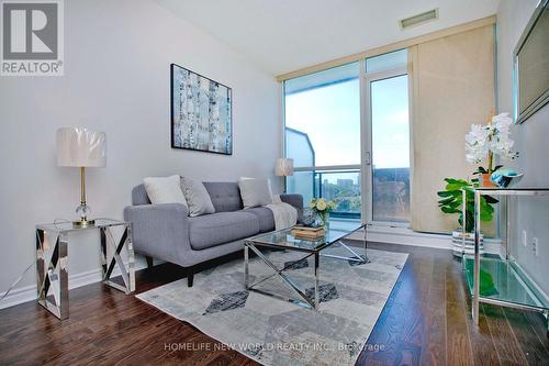 807 - 2885 Bayview Avenue, Toronto (Bayview Village), ON - Indoor Photo Showing Living Room