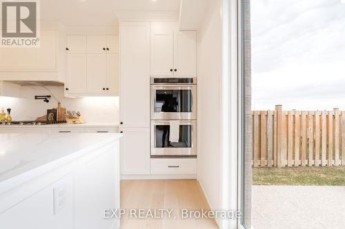 81 Homestead Way, Thorold (Allanburg/Thorold South), ON - Indoor Photo Showing Kitchen