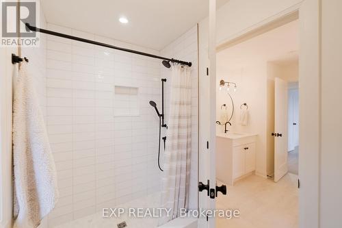 81 Homestead Way, Thorold, ON - Indoor Photo Showing Bathroom