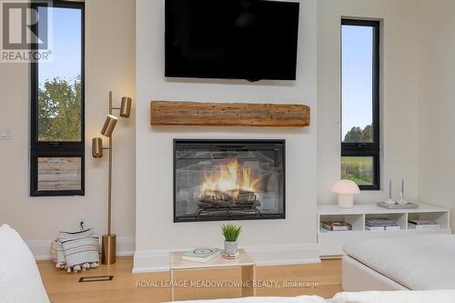 363 Albert Street, Guelph/Eramosa, ON - Indoor Photo Showing Living Room With Fireplace