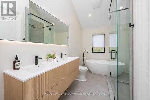 363 Albert Street, Guelph/Eramosa, ON - Indoor Photo Showing Bathroom