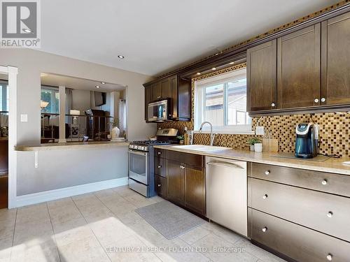 788 Sanok Drive, Pickering (West Shore), ON - Indoor Photo Showing Kitchen