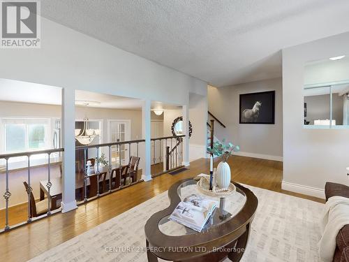 788 Sanok Drive, Pickering (West Shore), ON - Indoor Photo Showing Living Room