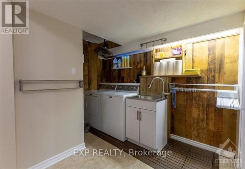 3065 Uplands Drive, Ottawa, ON - Indoor Photo Showing Laundry Room