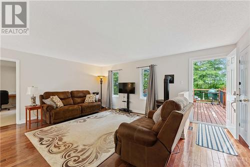 39 Seguinbourg Road, Casselman, ON - Indoor Photo Showing Living Room