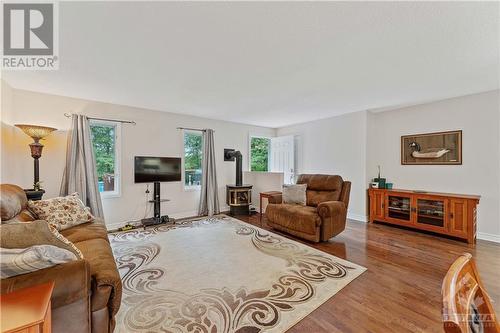 39 Seguinbourg Road, Casselman, ON - Indoor Photo Showing Living Room