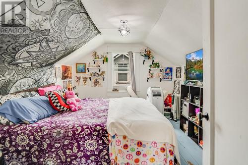 980 Coronation Avenue, Kelowna, BC - Indoor Photo Showing Bedroom