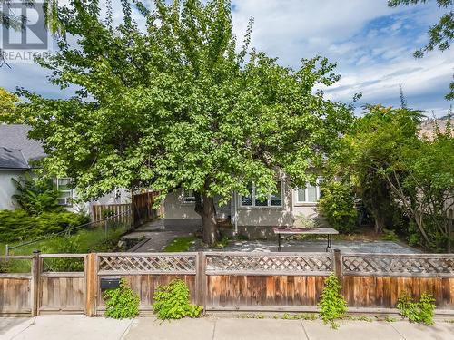 980 Coronation Avenue, Kelowna, BC - Outdoor