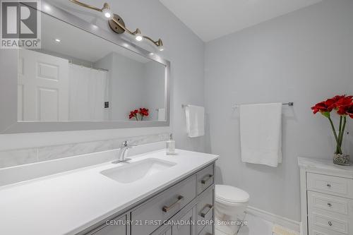 30 - 250 North Centre Road, London, ON - Indoor Photo Showing Bathroom