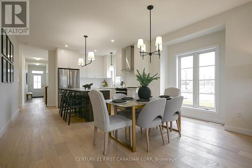 6708 Hayward Drive, London, ON - Indoor Photo Showing Dining Room