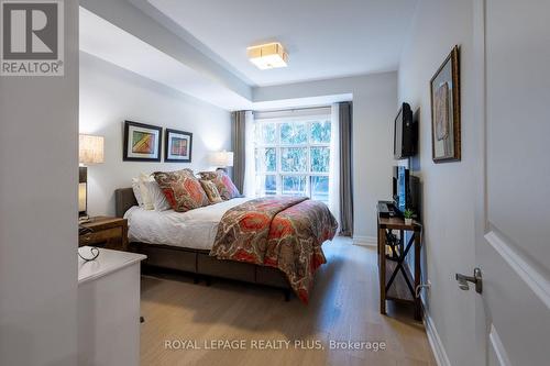 212 - 2855 Bloor Street W, Toronto (Stonegate-Queensway), ON - Indoor Photo Showing Bedroom