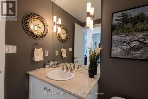 212 - 2855 Bloor Street W, Toronto (Stonegate-Queensway), ON - Indoor Photo Showing Bathroom