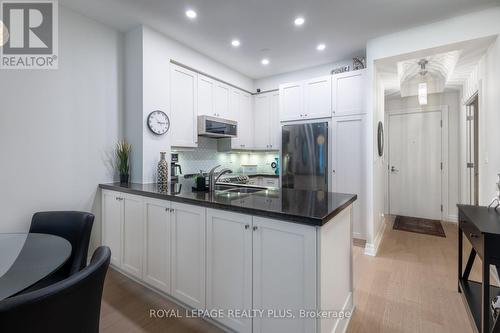 212 - 2855 Bloor Street W, Toronto (Stonegate-Queensway), ON - Indoor Photo Showing Kitchen