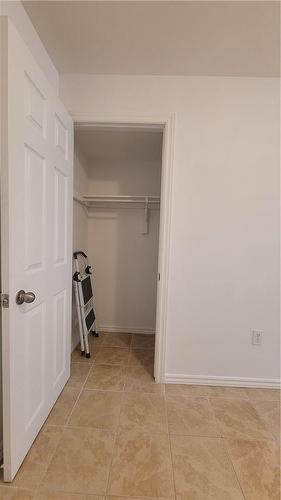 20 Queensdale Avenue W|Unit #Bsmt, Hamilton, ON - Indoor Photo Showing Other Room