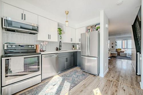 895 Maple Avenue|Unit #416, Burlington, ON - Indoor Photo Showing Kitchen With Stainless Steel Kitchen