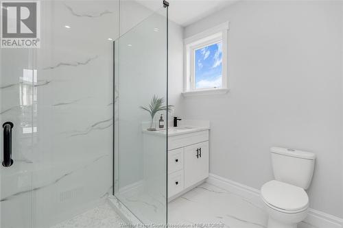 3085 Betts Avenue, Windsor, ON - Indoor Photo Showing Bathroom