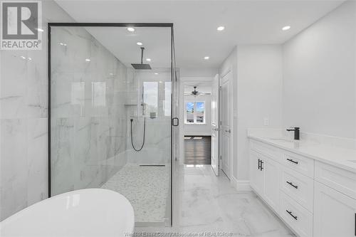 3085 Betts Avenue, Windsor, ON - Indoor Photo Showing Bathroom