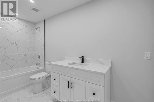 3085 Betts Avenue, Windsor, ON - Indoor Photo Showing Bathroom