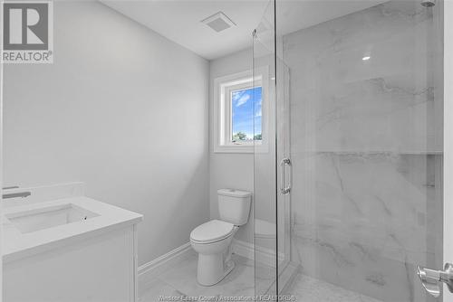 3085 Betts Avenue, Windsor, ON - Indoor Photo Showing Bathroom