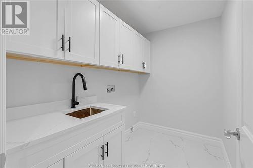 3085 Betts Avenue, Windsor, ON - Indoor Photo Showing Kitchen