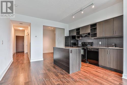 723 - 35 Brian Peck Crescent, Toronto (Thorncliffe Park), ON - Indoor Photo Showing Kitchen