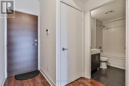 723 - 35 Brian Peck Crescent, Toronto (Thorncliffe Park), ON - Indoor Photo Showing Bathroom