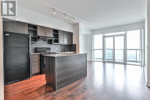 723 - 35 Brian Peck Crescent, Toronto (Thorncliffe Park), ON - Indoor Photo Showing Kitchen