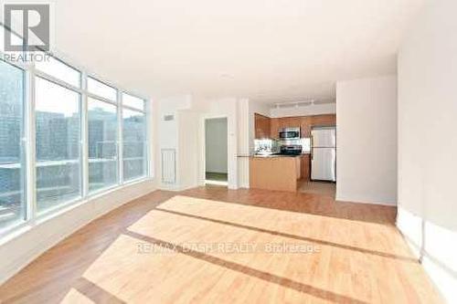 1003 - 8 Scollard Street, Toronto (Annex), ON - Indoor Photo Showing Kitchen