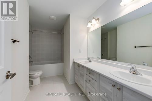 40 Freedom Crescent, Hamilton, ON - Indoor Photo Showing Bathroom