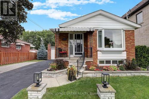 21 White Abbey Park, Toronto (Wexford-Maryvale), ON - Outdoor