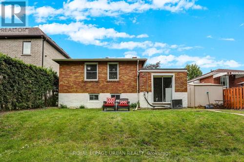 21 White Abbey Park, Toronto (Wexford-Maryvale), ON - Outdoor