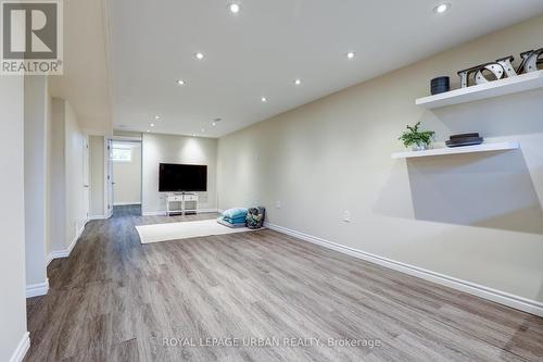 21 White Abbey Park, Toronto (Wexford-Maryvale), ON - Indoor