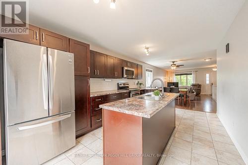 143 Monique Crescent, Barrie, ON - Indoor Photo Showing Kitchen With Stainless Steel Kitchen