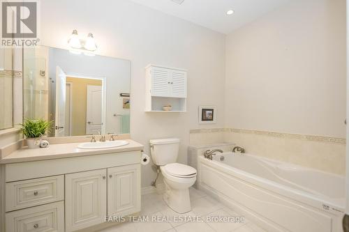 401 - 200 Collier Street, Barrie, ON - Indoor Photo Showing Bathroom