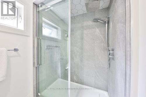 398 Winston Churchill Boulevard, Oakville, ON - Indoor Photo Showing Bathroom