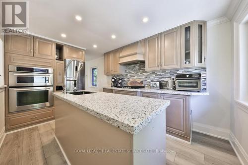 398 Winston Churchill Boulevard, Oakville, ON - Indoor Photo Showing Kitchen With Upgraded Kitchen