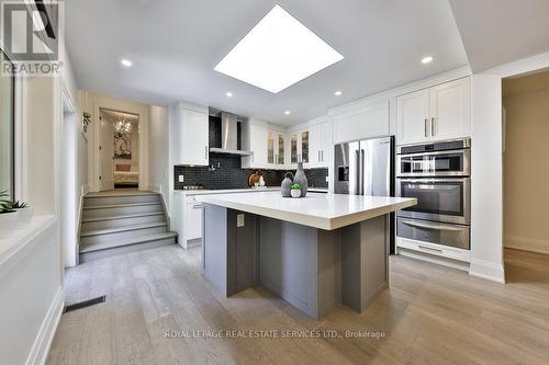 398 Winston Churchill Boulevard, Oakville, ON - Indoor Photo Showing Kitchen With Upgraded Kitchen