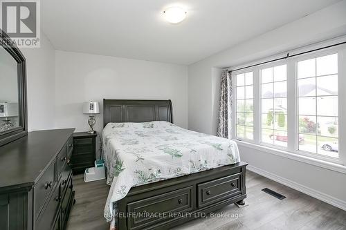 482 Van Kirk Drive, Brampton (Northwest Sandalwood Parkway), ON - Indoor Photo Showing Bedroom