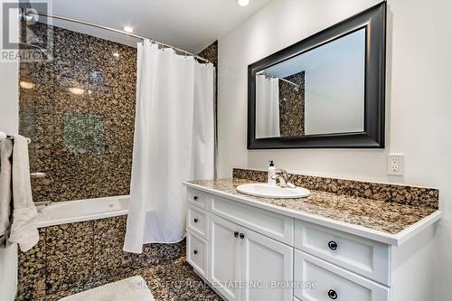 1345 Glenburnie Road, Mississauga, ON - Indoor Photo Showing Bathroom