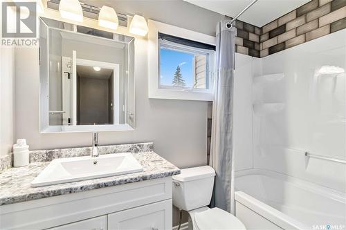 146 Chan Crescent, Saskatoon, SK - Indoor Photo Showing Bathroom