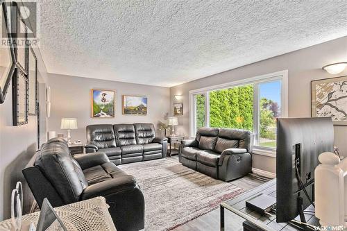 146 Chan Crescent, Saskatoon, SK - Indoor Photo Showing Living Room