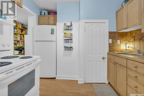 2530 Broder Street, Regina, SK - Indoor Photo Showing Kitchen